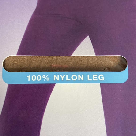 8 Pair Hanes Comfort Knee High Nylons - Picture 5 of 8